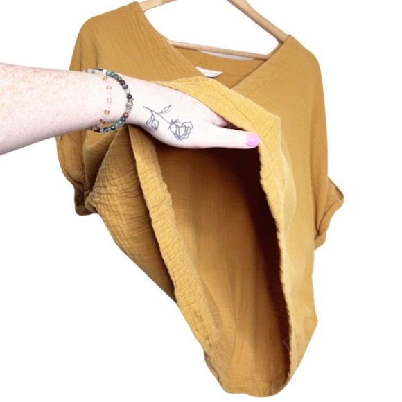 Universal Thread Women's 2-Piece Set Muslin Short Sleeve Shirt & Shorts Mustard - Picture 5 of 16